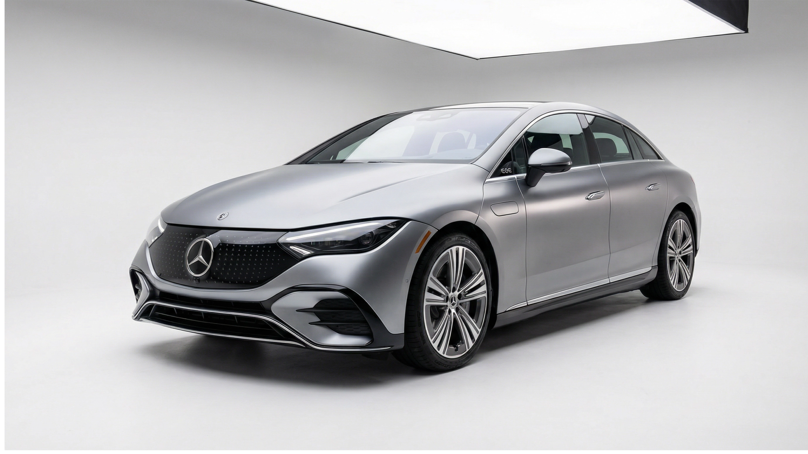 Super Bright Metallic Urban Beauty Silver